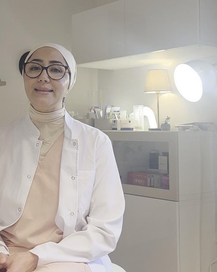 Leila Khazaal, legitimerad sjuksköterska, i behandlingsrummet på Lea Aesthetics